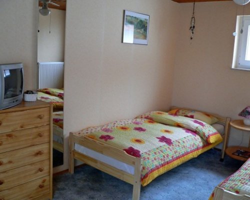 Mainz Hechtsheim geraeumiges 2 Bett Zimmer 75dbd2