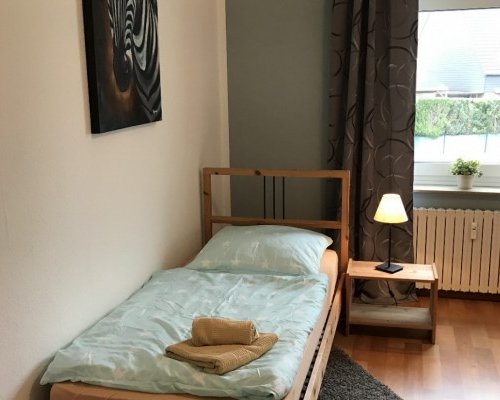 Essen Kray vollmoebliertes Doppelzimmer b8a8a2