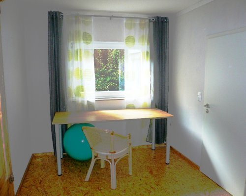 Karlsruhe Hagsfeld Zimmer Pendler Schreibtisch