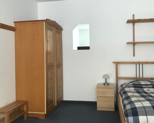 sauberes Zimmer mit Parkmöglickeit_Ludwigsburg_Kornwestheim