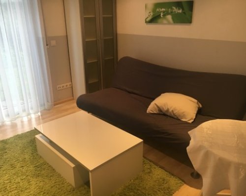 Einzelzimmer mit  Schlafcouch