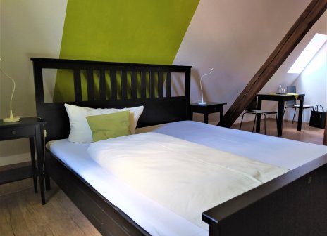 Charmantes Zimmer mit Doppelbett in Besigheim