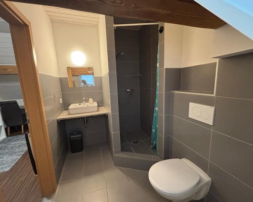 Zimmer mit eigenem Bad und Küche in Löwenstein-Ludwigsburg-Heilbronn