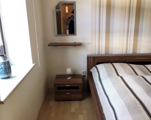 Schlafzimmer mit Doppelbett in Neuss/Furth