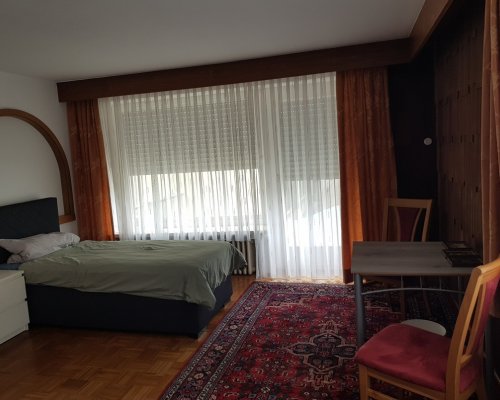große Montage Unterkunft in Rentweinsdorf