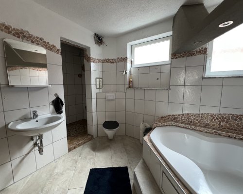 Bellheim, Südpfalz, Ferienhaus, Eckbadewanne